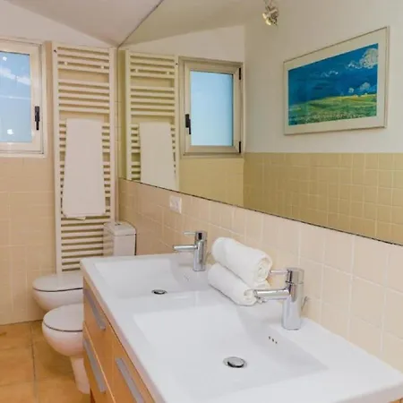 Moderne U. Grosszuegige Villa, Panoramablick Und Privatpool, Ideal Fuer 2 Familien Villa